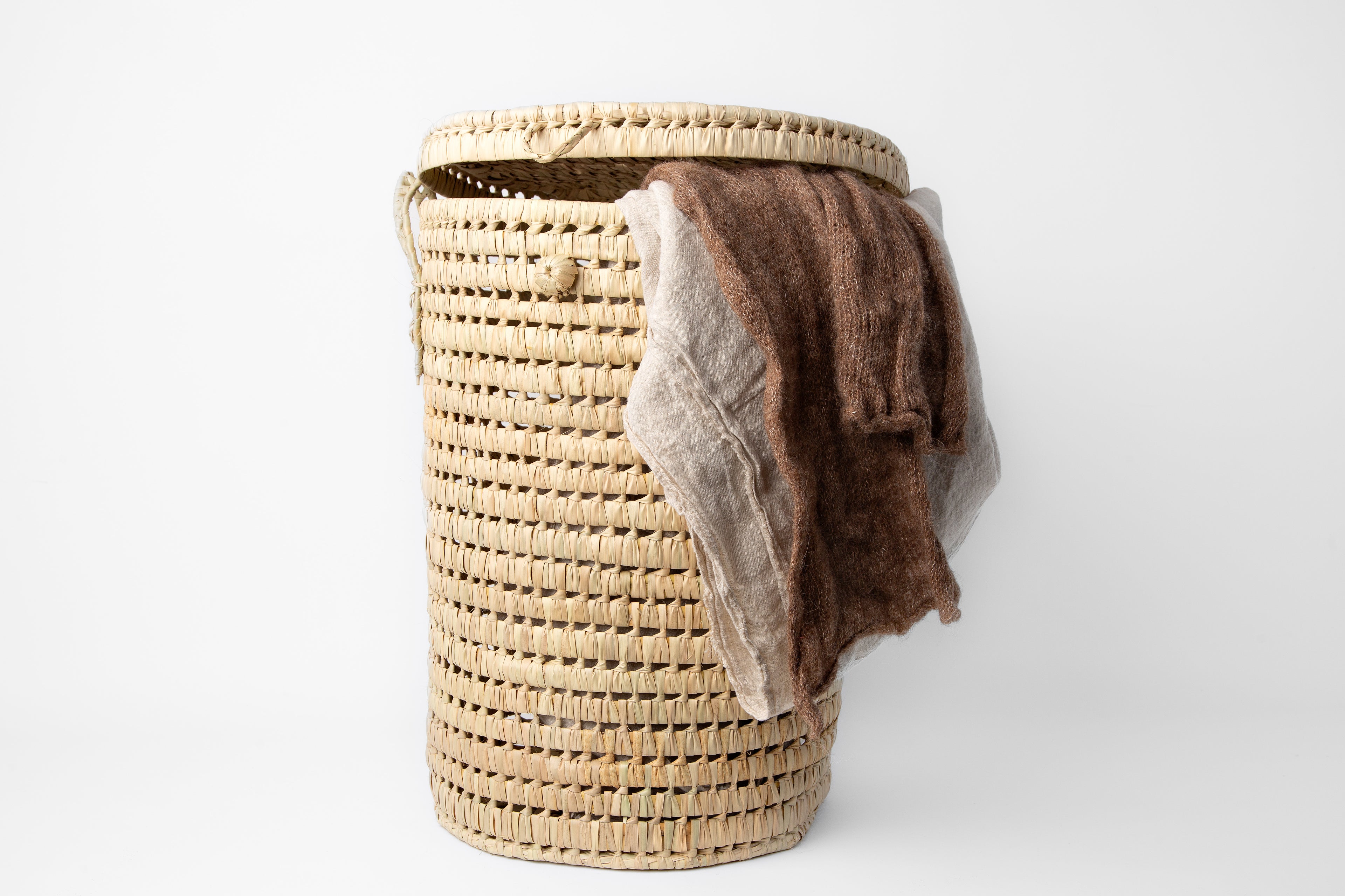 Cesto de colada con tapa